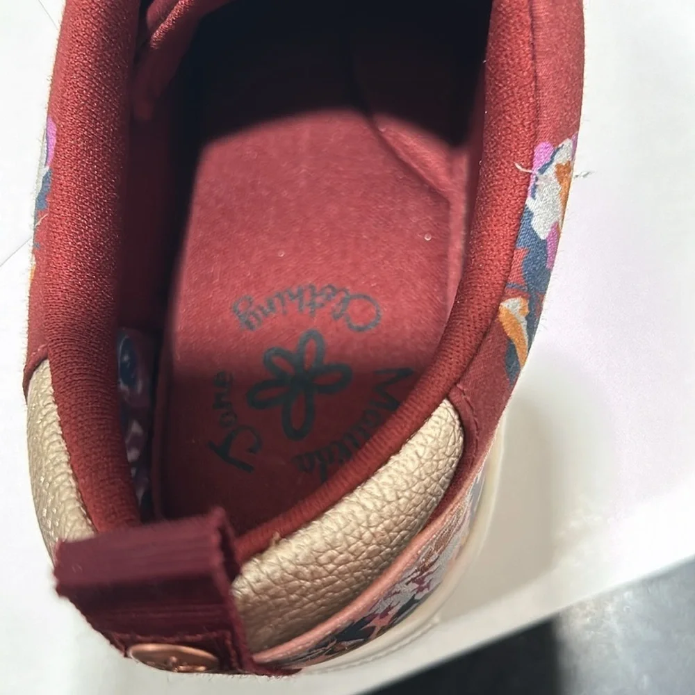Matilda Jane clothing girls shoes flower design size 5 NWT..
